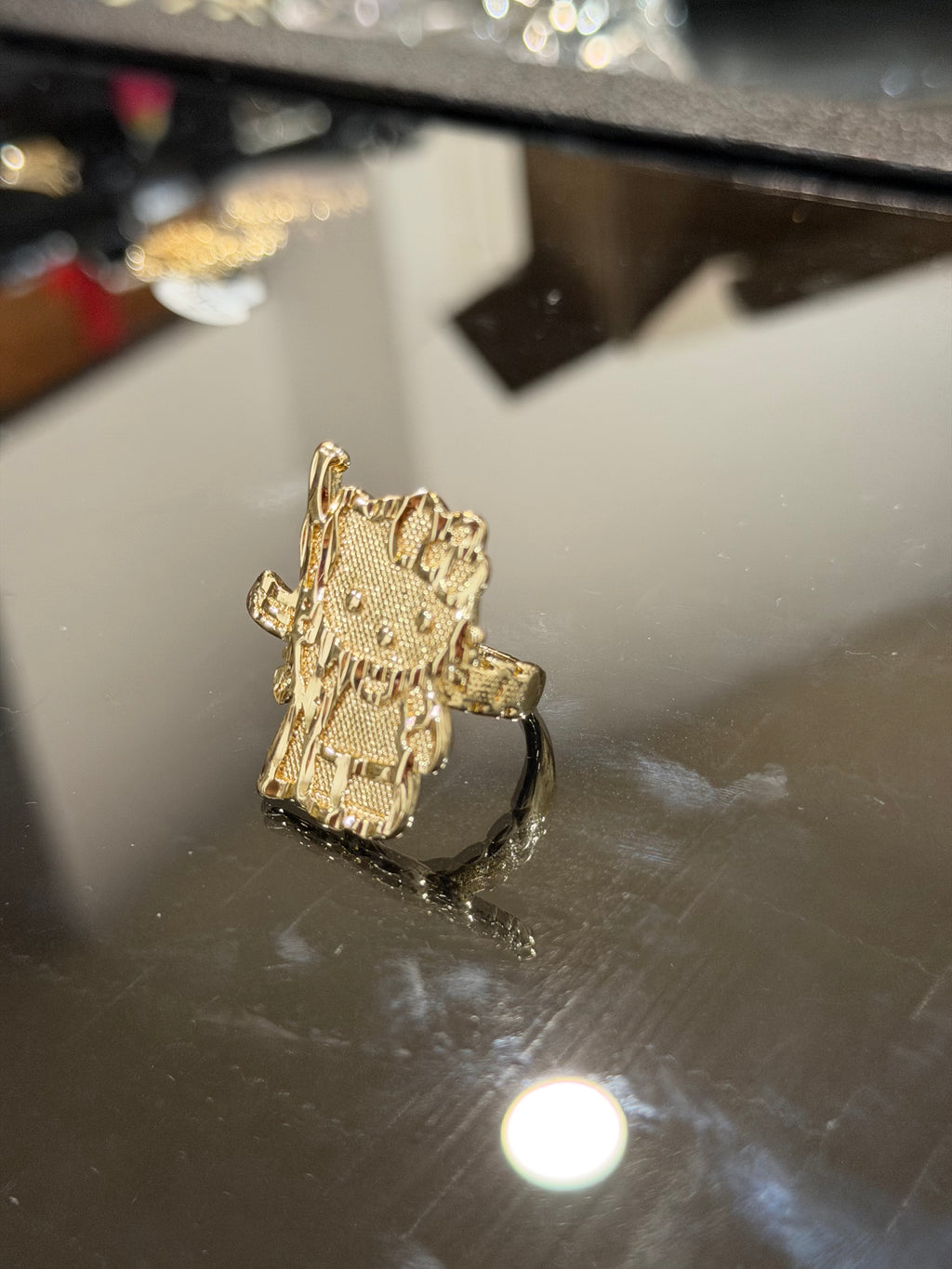 AK HK ring
